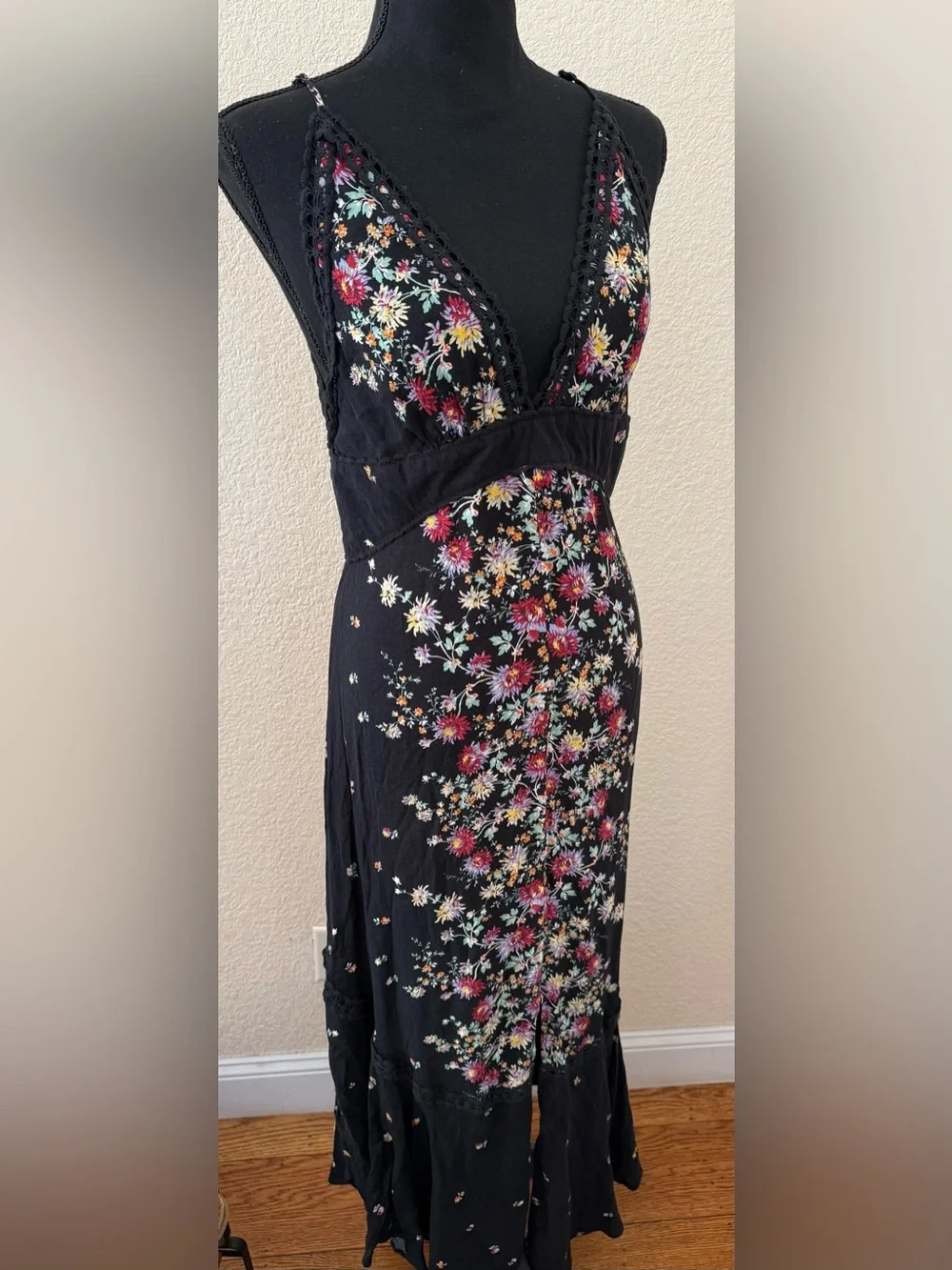 Free People Paradise Black Floral Print Maxi Dress Size Medium - Picture 13 of 15